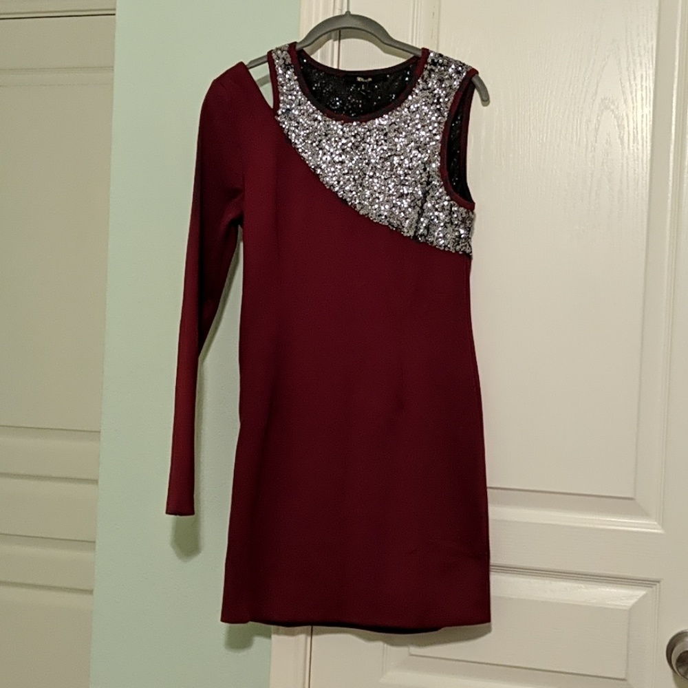 Dark Red One Shoulder Sequined Party Dress